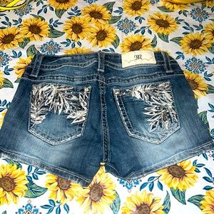 Miss Me size 27 low rise shorts